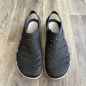 CROCS Swiftwater Wave Black Perforated Slip-Ons Size 8